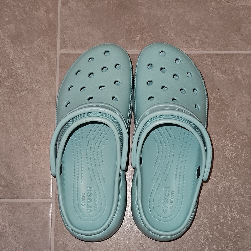 CROCS Blue Slippers with Ventilation and Heel Strap
